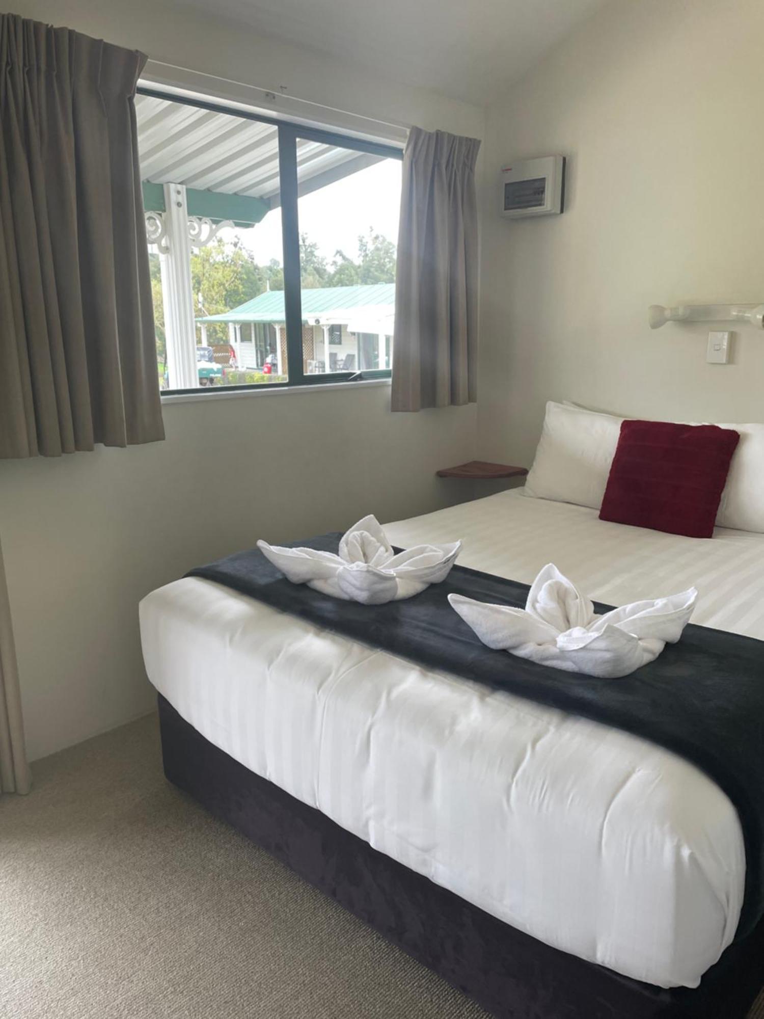 Waitomo Top 10 Holiday Park Waitomo Caves Bagian luar foto