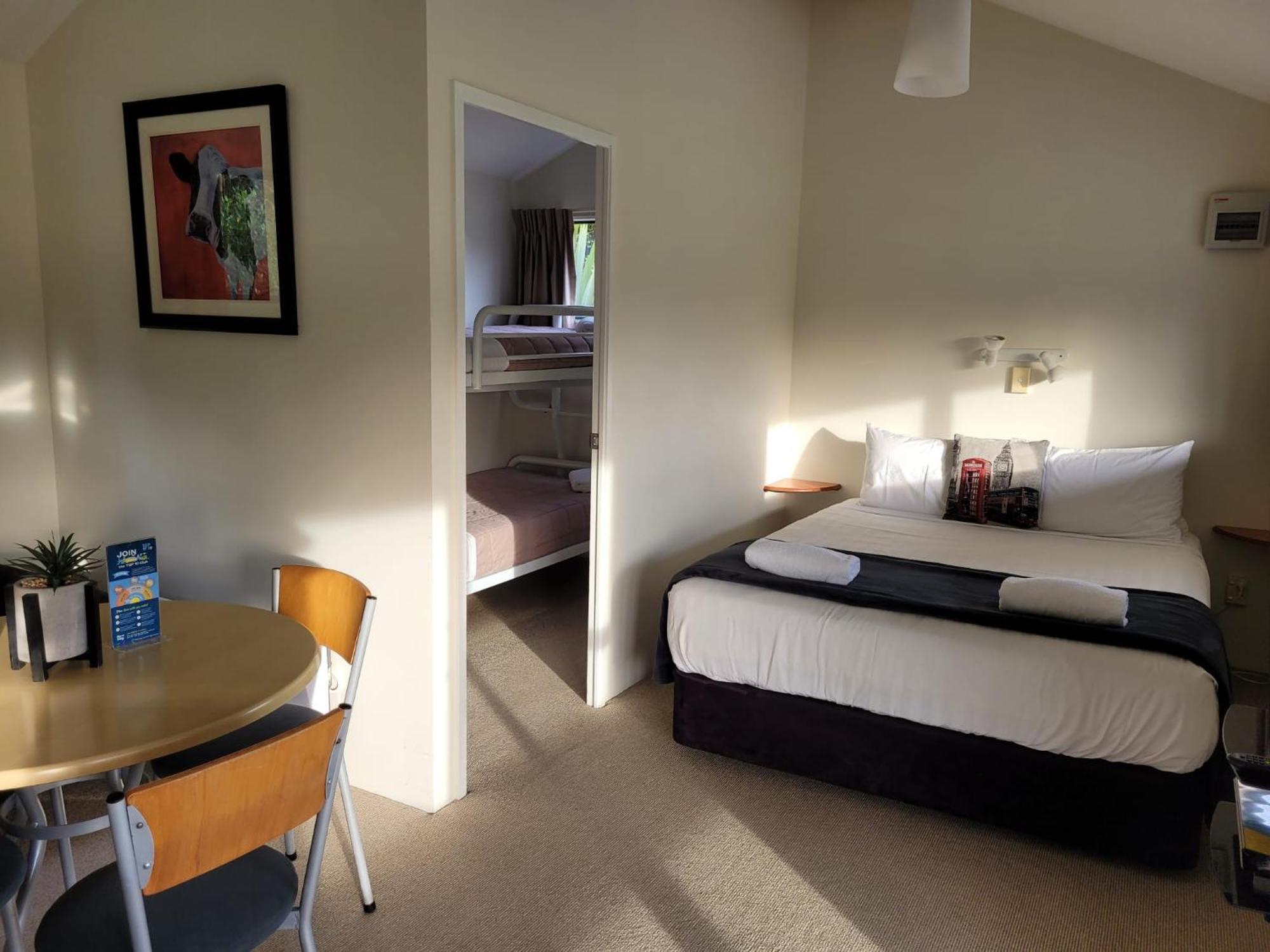 Waitomo Top 10 Holiday Park Waitomo Caves Bagian luar foto