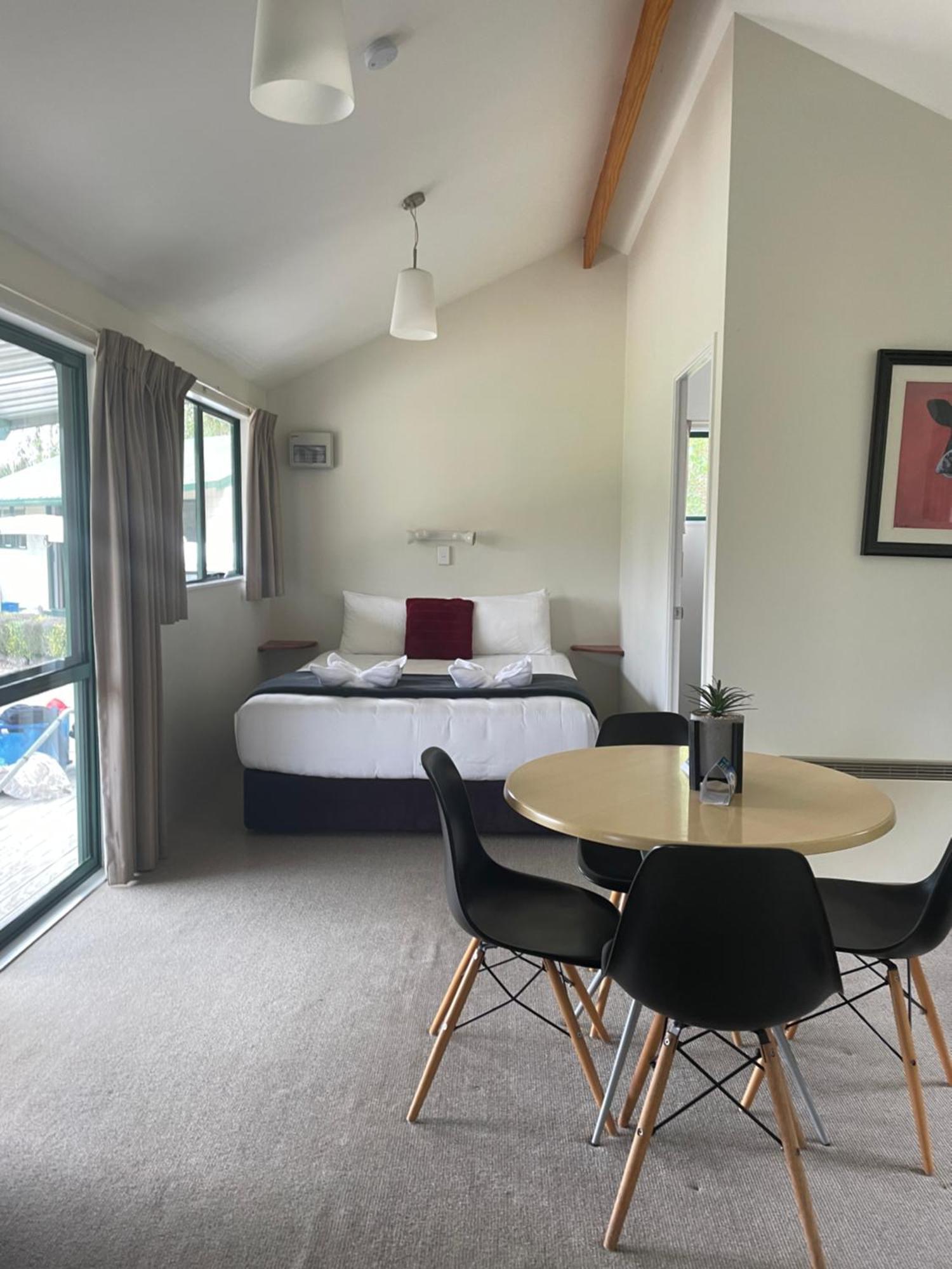 Waitomo Top 10 Holiday Park Waitomo Caves Bagian luar foto