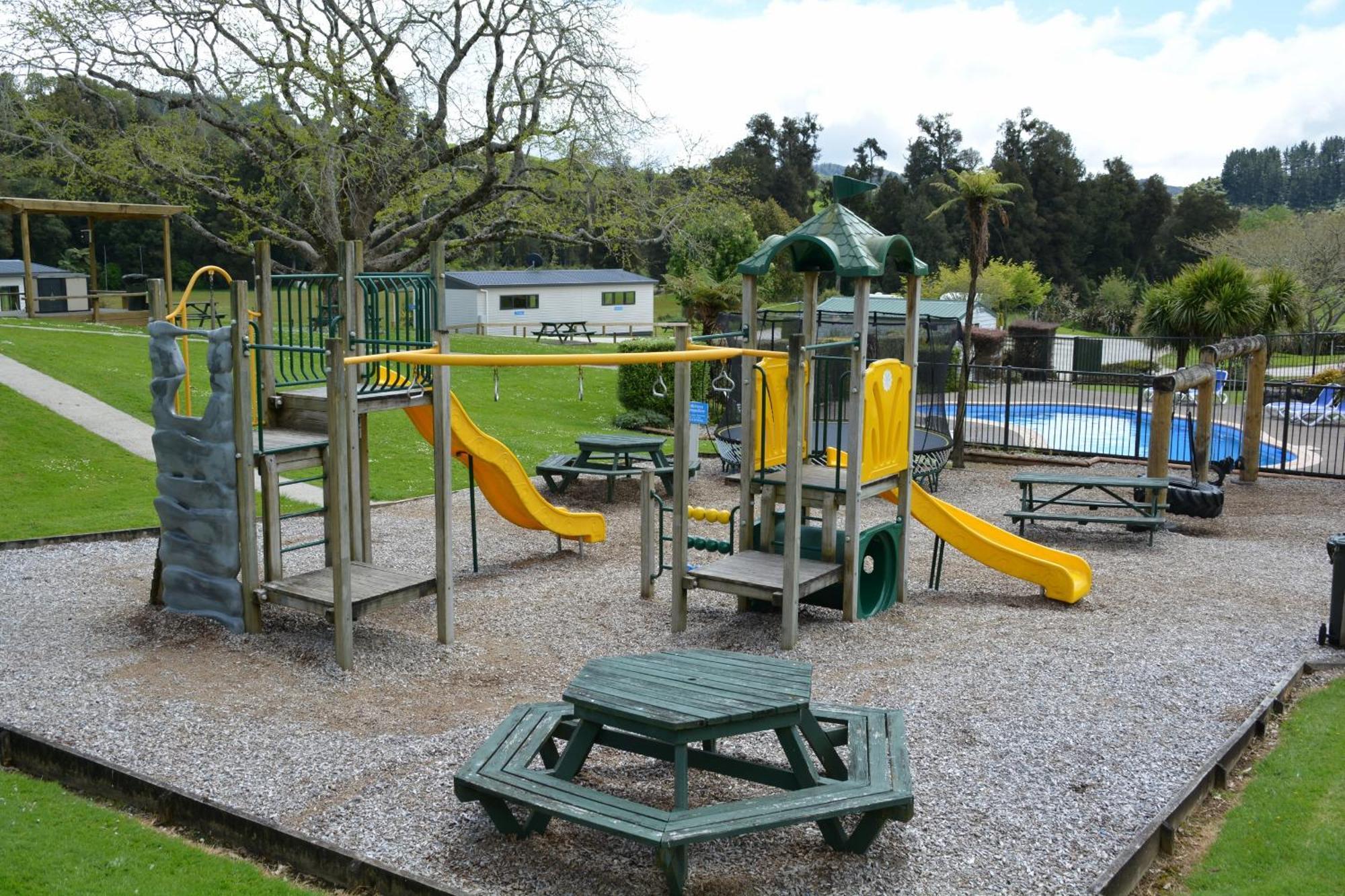 Waitomo Top 10 Holiday Park Waitomo Caves Bagian luar foto