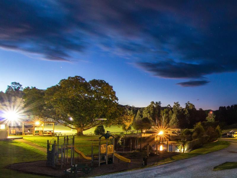 Waitomo Top 10 Holiday Park Waitomo Caves Bagian luar foto