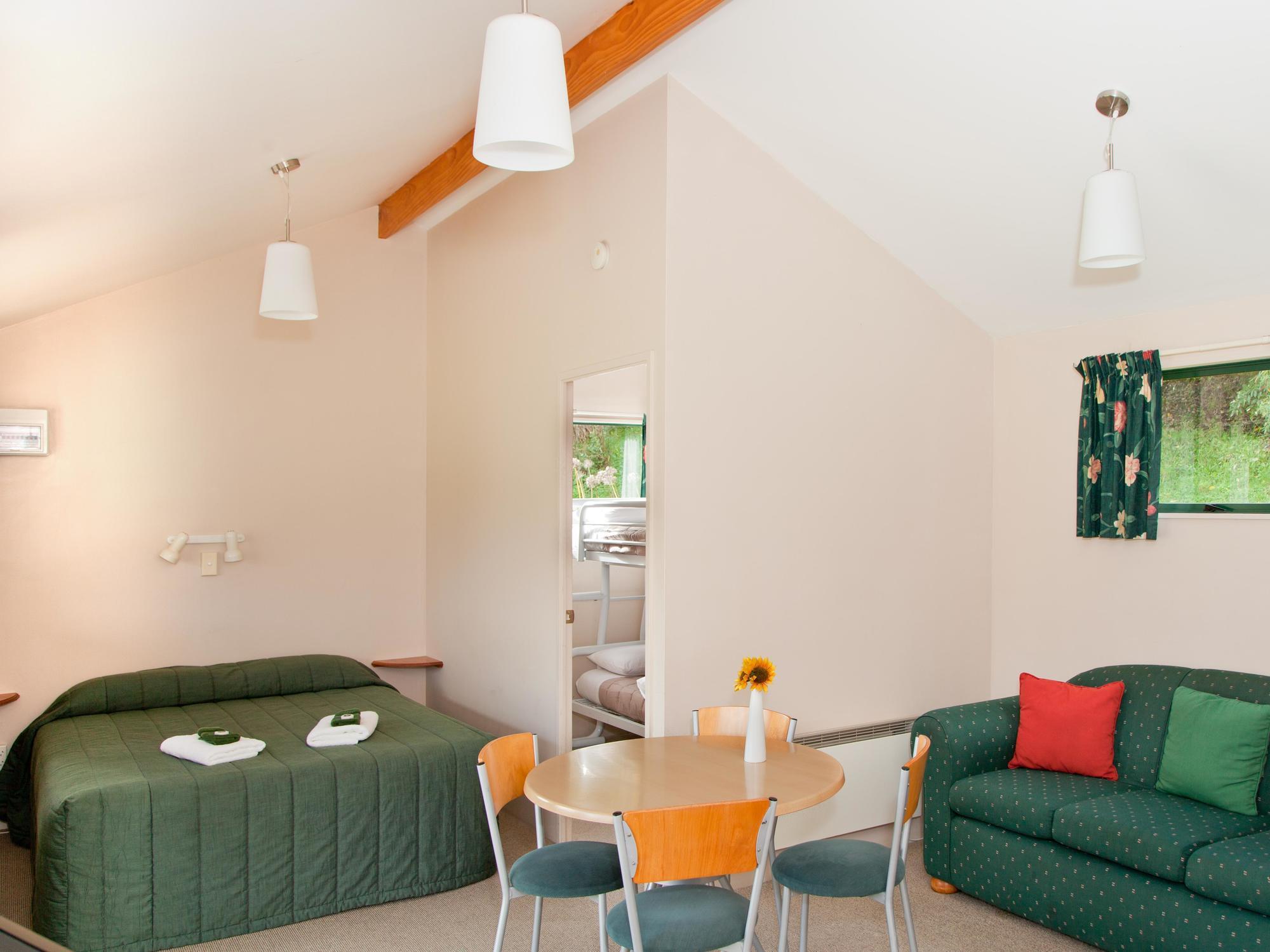 Waitomo Top 10 Holiday Park Waitomo Caves Bagian luar foto