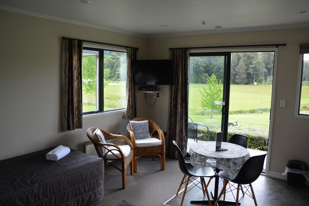 Waitomo Top 10 Holiday Park Waitomo Caves Bagian luar foto