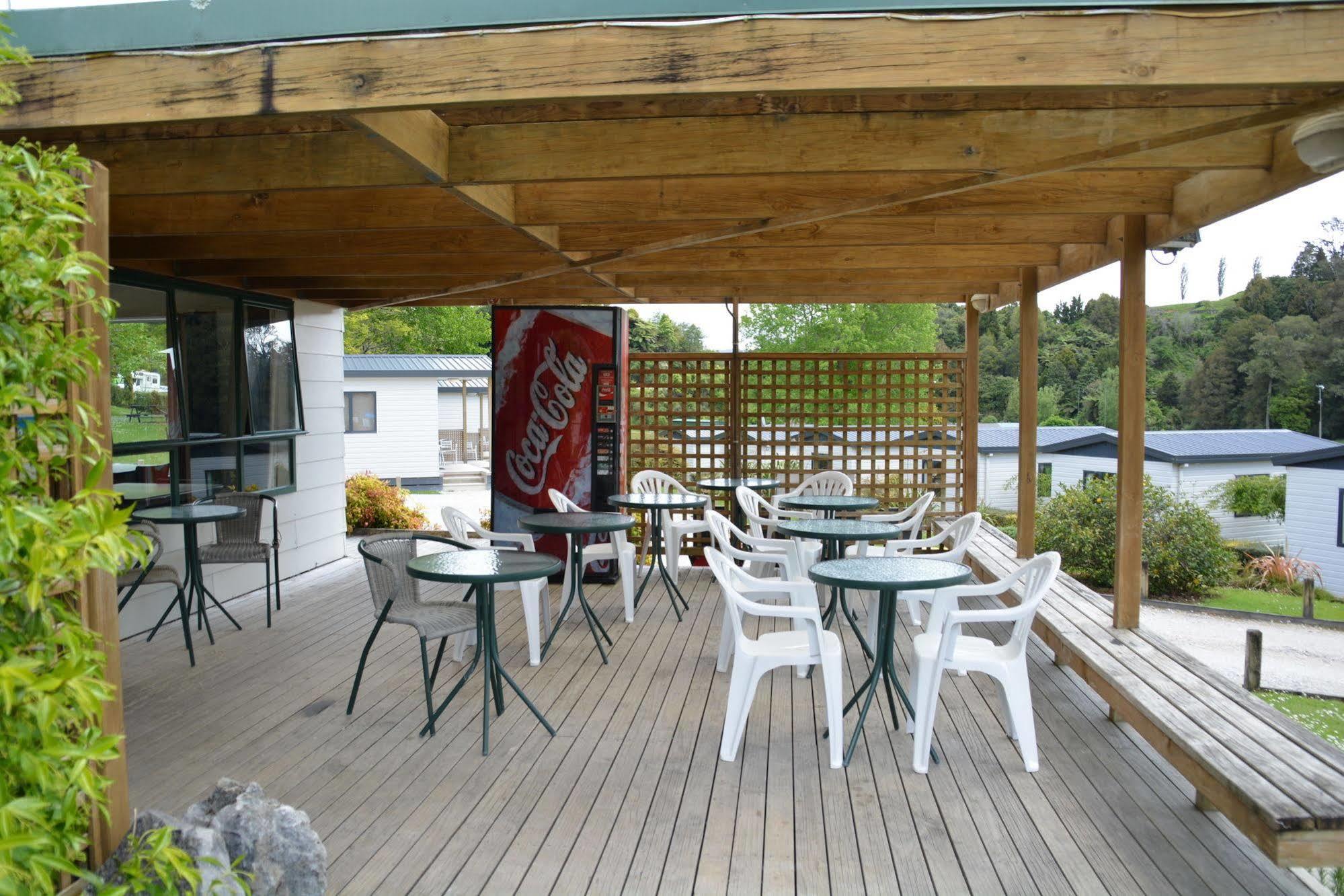 Waitomo Top 10 Holiday Park Waitomo Caves Bagian luar foto