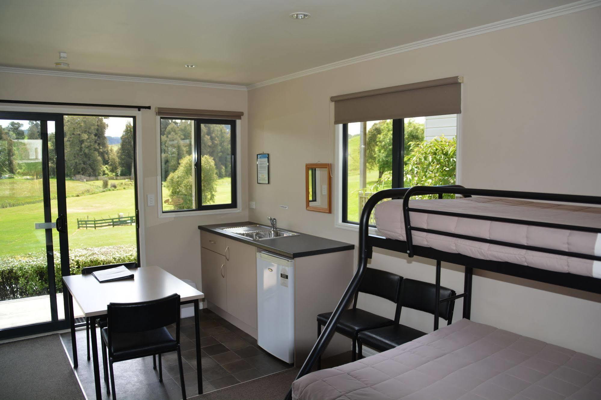 Waitomo Top 10 Holiday Park Waitomo Caves Bagian luar foto