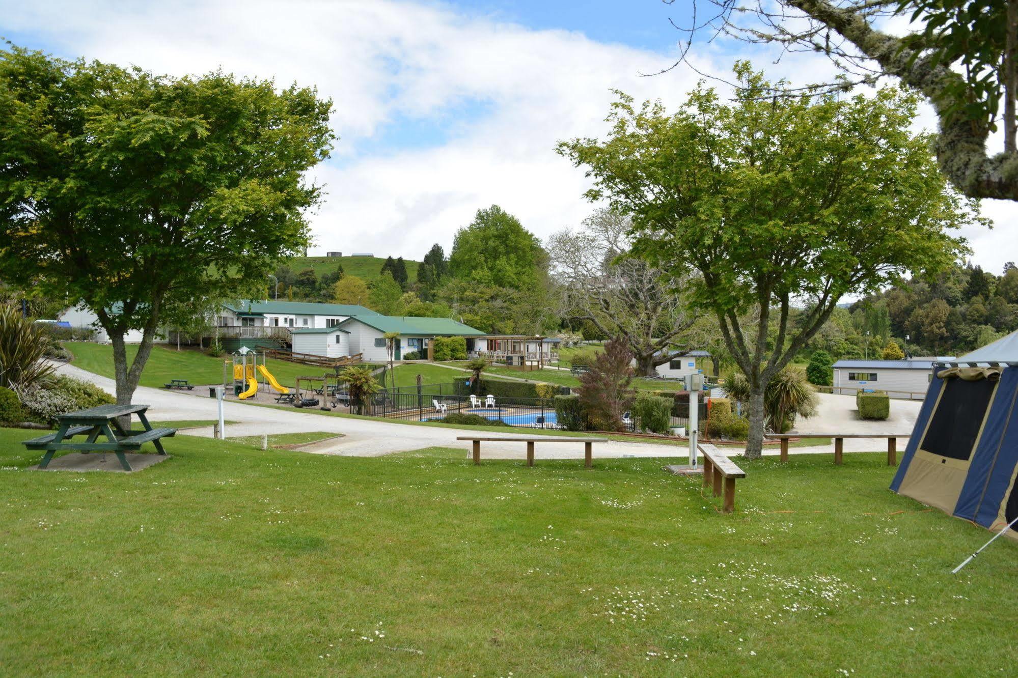 Waitomo Top 10 Holiday Park Waitomo Caves Bagian luar foto