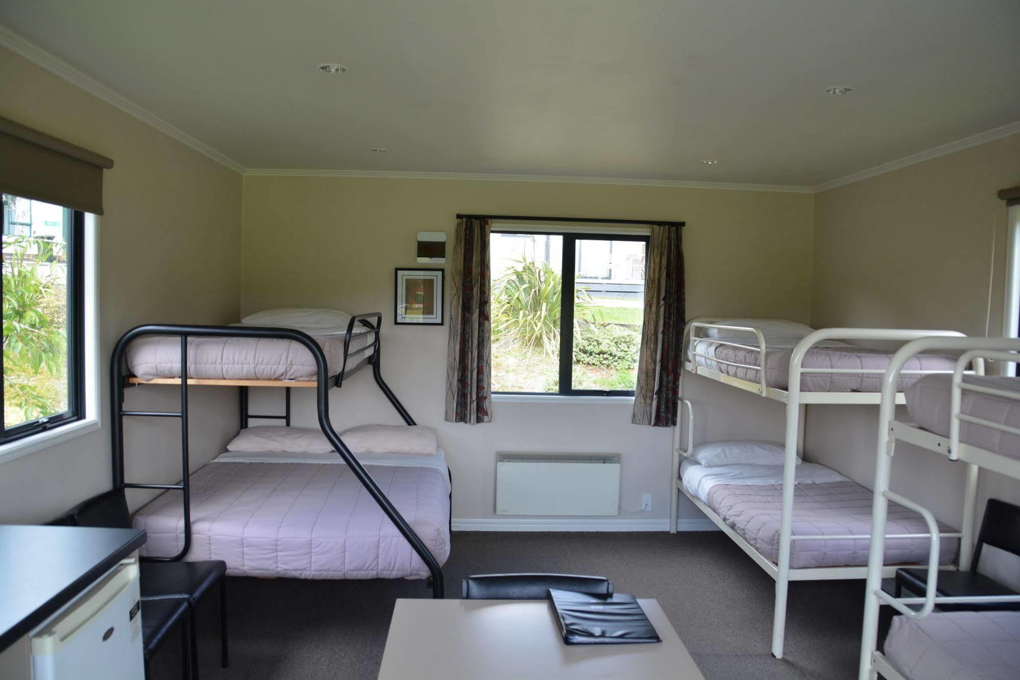 Waitomo Top 10 Holiday Park Waitomo Caves Bagian luar foto