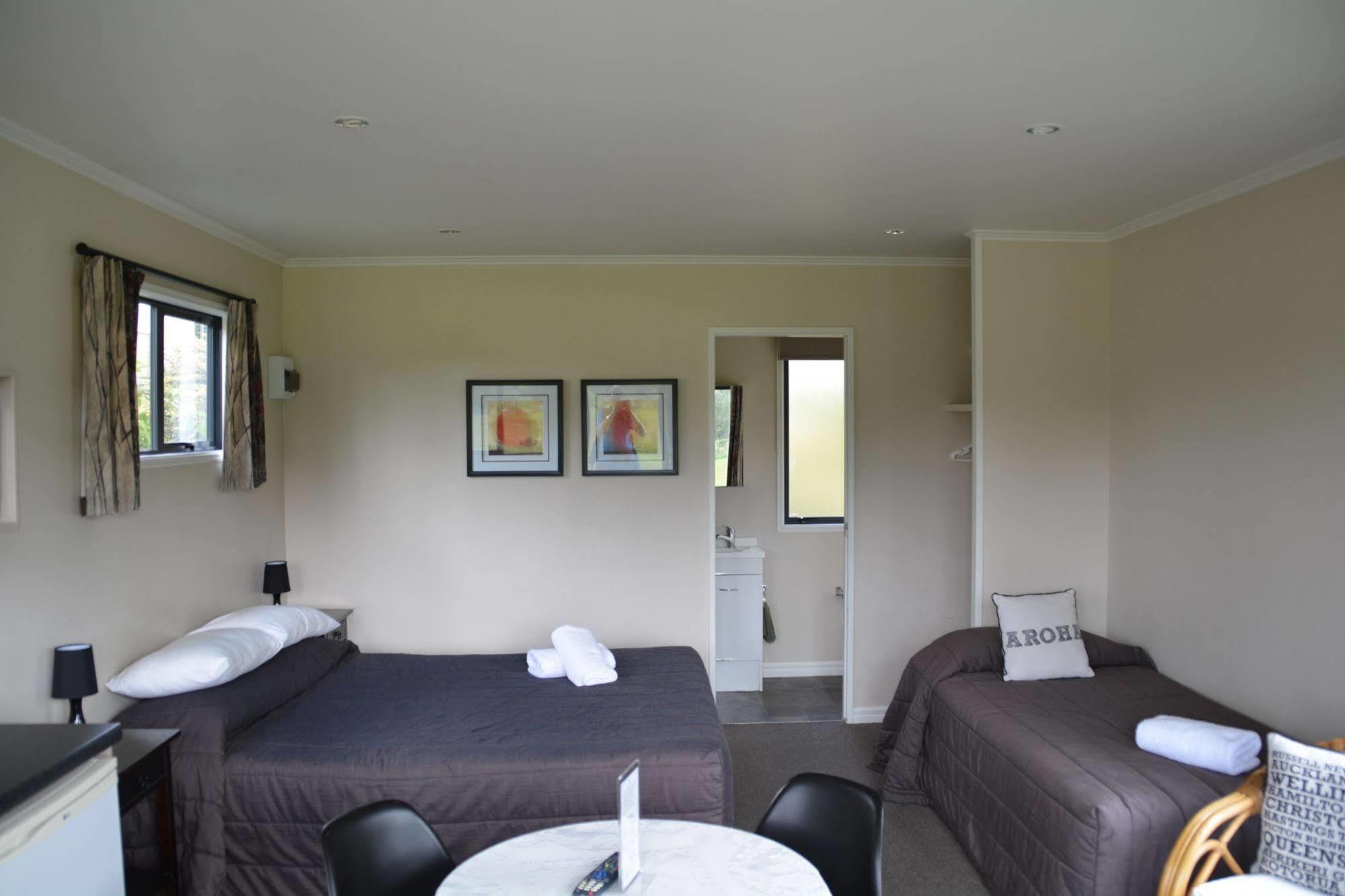 Waitomo Top 10 Holiday Park Waitomo Caves Bagian luar foto