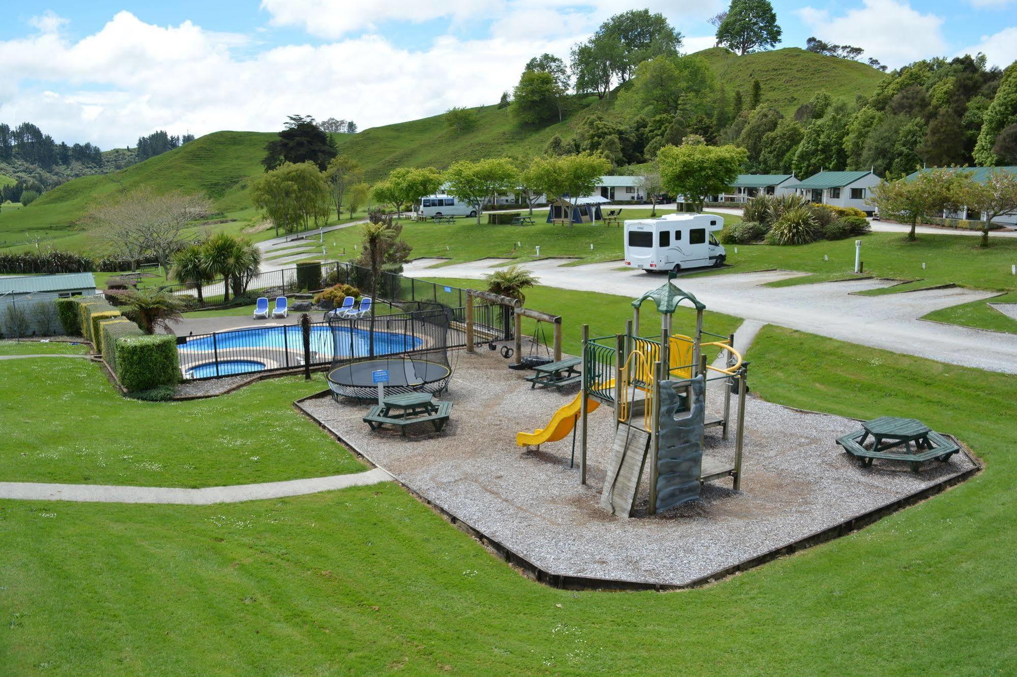 Waitomo Top 10 Holiday Park Waitomo Caves Bagian luar foto