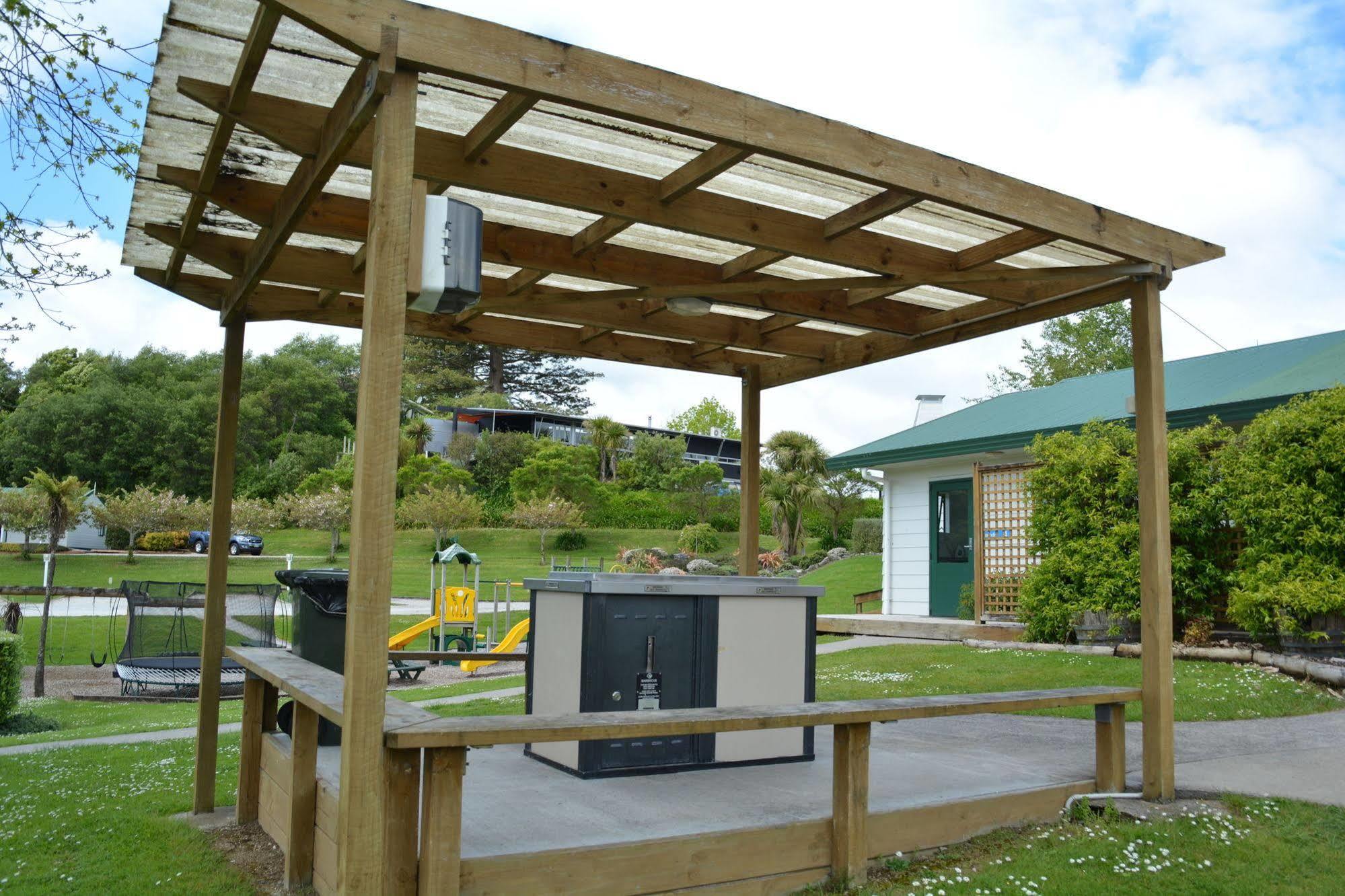 Waitomo Top 10 Holiday Park Waitomo Caves Bagian luar foto
